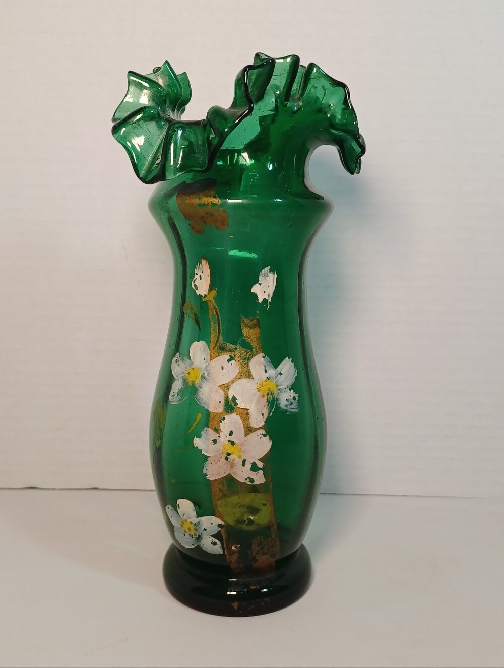 Fenton Style Green Hand-Painted Glass Ruffled Vase Beautiful Victorian Style